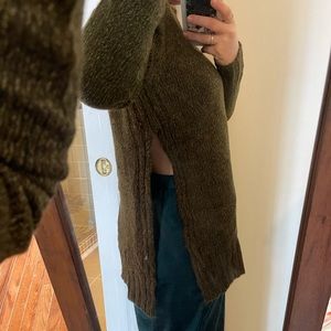 Green oversized sweater